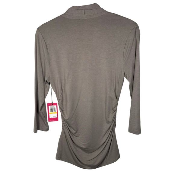 NWT Vince Camuto Mink Gray V Neck Quarter Sleeve Blouse Women's Small - Picture 2 of 6